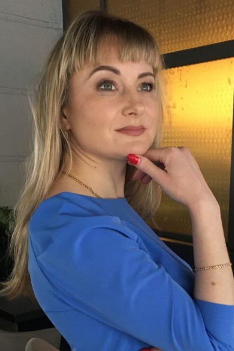 Nadya sucht einen Partner über die Partnervermittlung Ukraine Foto von Nadya, einer Frau aus der Ukraine auf Partnersuche