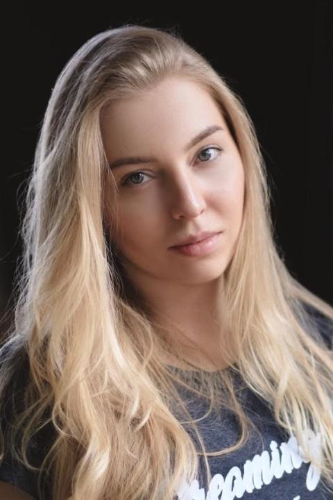 Dariya sucht einen Partner über die Partnervermittlung Ukraine Foto von Dariya, einer Frau aus der Ukraine auf Partnersuche