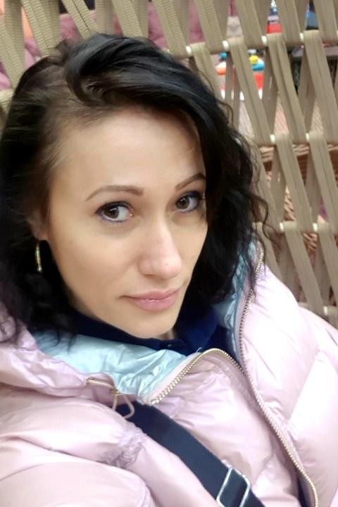 Irina (41) aus Osteuropa sucht einen Mann
