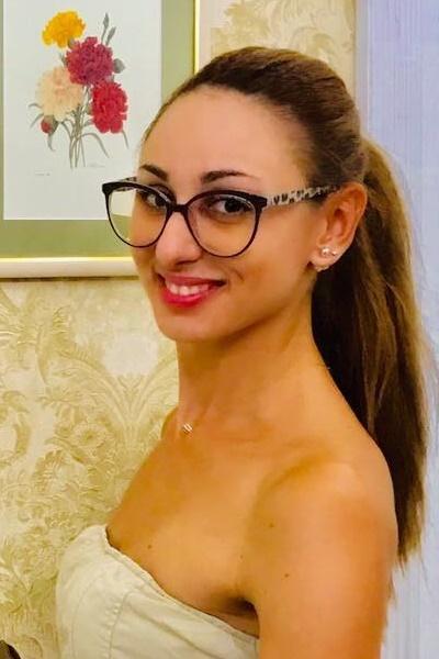 Natalia sucht einen Partner über die Partnervermittlung Ukraine Foto von Natalia, einer Frau aus der Ukraine auf Partnersuche