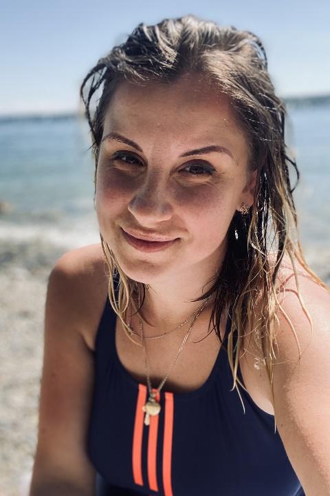 Alona sucht einen Partner über die Partnervermittlung Ukraine Foto von Alona, einer Frau aus der Ukraine auf Partnersuche
