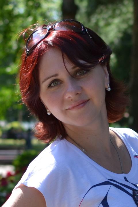 Julia sucht einen Partner über die Partnervermittlung Ukraine Foto von Julia, einer Frau aus der Ukraine auf Partnersuche