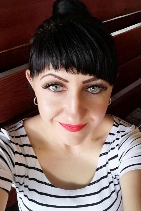 Victoria sucht einen Partner über die Partnervermittlung Ukraine Foto von Victoria, einer Frau aus der Ukraine auf Partnersuche