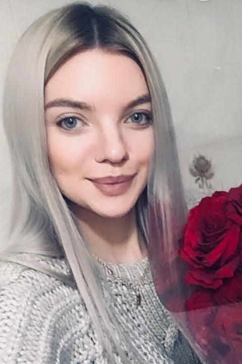 Irina sucht einen Partner über die Partnervermittlung Ukraine Foto von Irina, einer Frau aus der Ukraine auf Partnersuche
