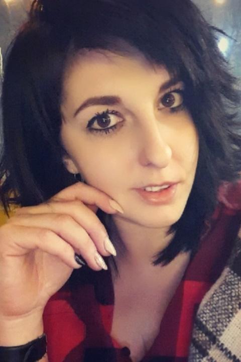 Alona (35) aus Osteuropa sucht einen Mann