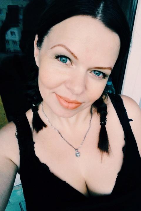 Galina sucht einen Partner über die Partnervermittlung Ukraine Foto von Galina, einer Frau aus der Ukraine auf Partnersuche