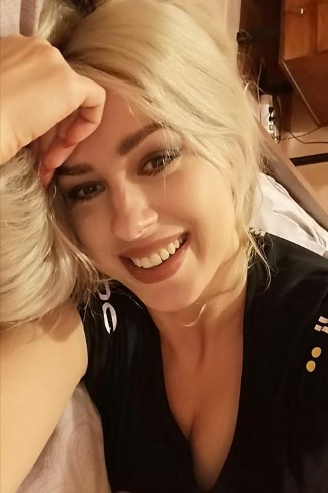 Angelina (42) aus Osteuropa sucht einen Mann
