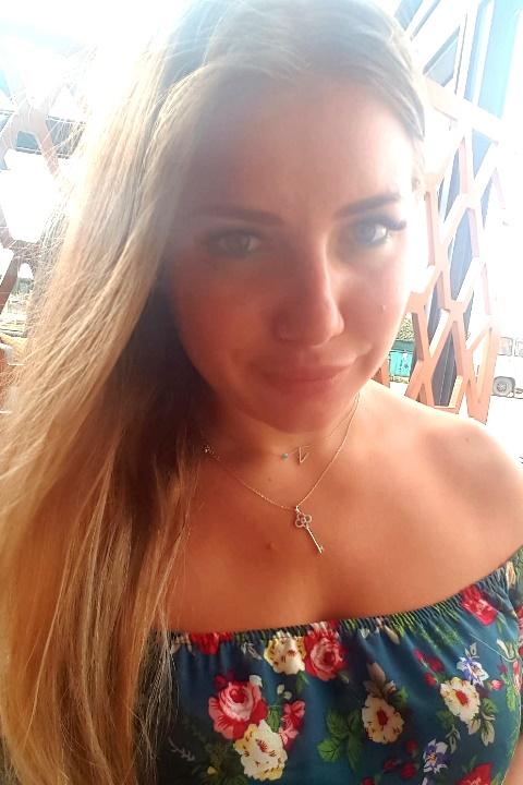 Viktoriia (41) aus Osteuropa sucht einen Mann