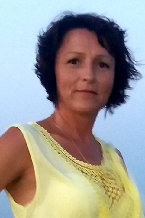 Nina (48) aus Osteuropa sucht einen Mann
