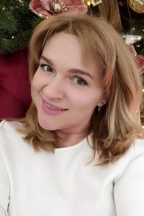 Tetiana sucht einen Partner über die Partnervermittlung Ukraine Foto von Tetiana, einer Frau aus der Ukraine auf Partnersuche