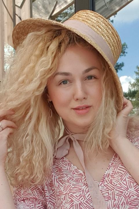 Nataliia (39) aus Osteuropa sucht einen Mann