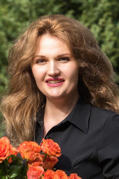 Elena (47) aus Osteuropa sucht einen Mann