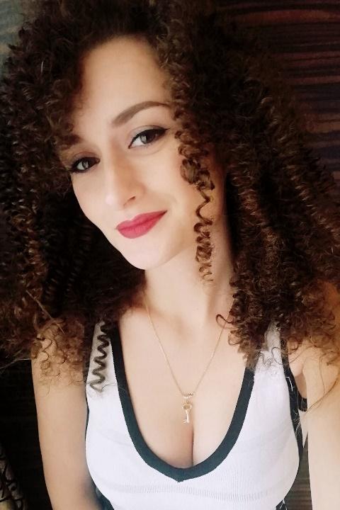 Karina sucht einen Partner über die Partnervermittlung Ukraine Foto von Karina, einer Frau aus der Ukraine auf Partnersuche