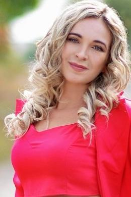 Daria sucht einen Partner über die Partnervermittlung Ukraine Foto von Daria, einer Frau aus der Ukraine auf Partnersuche