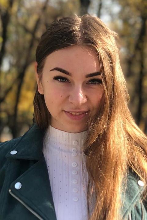Vika sucht einen Partner über die Partnervermittlung Ukraine Foto von Vika, einer Frau aus der Ukraine auf Partnersuche