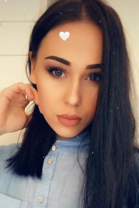 Anna sucht einen Partner über die Partnervermittlung Ukraine Foto von Anna, einer Frau aus der Ukraine auf Partnersuche