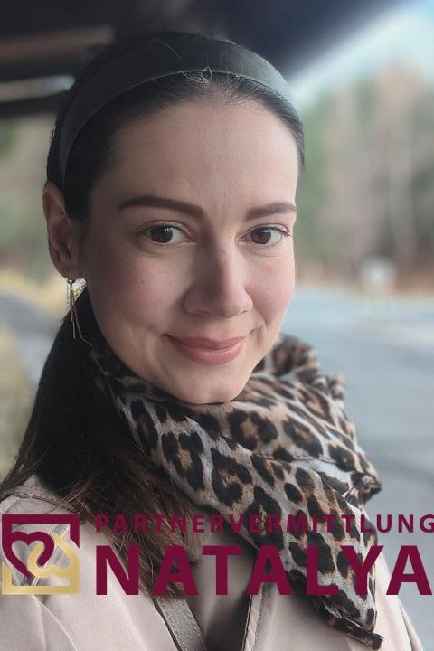 Alina, eine Frau aus der Ukraine, über unsere Partnervermittlung kennenlernen (Foto 5) Eine Frau auf Partnersuche: Foto 5 von Alina