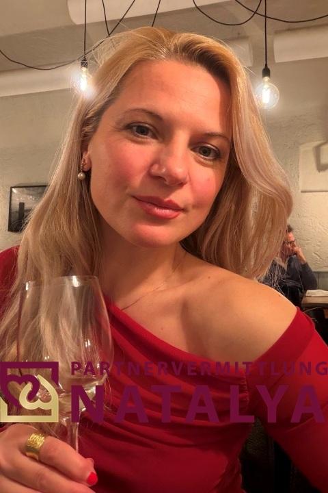 Yuliya, eine Frau aus der Ukraine, über unsere Partnervermittlung kennenlernen (Foto 5) Eine Frau auf Partnersuche: Foto 5 von Yuliya