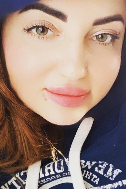 Alina (36) aus Osteuropa sucht einen Mann