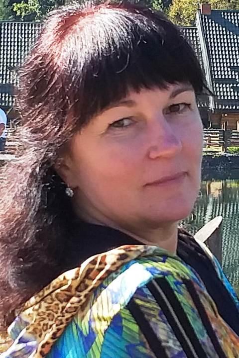 Alena (57) aus Osteuropa sucht einen Mann