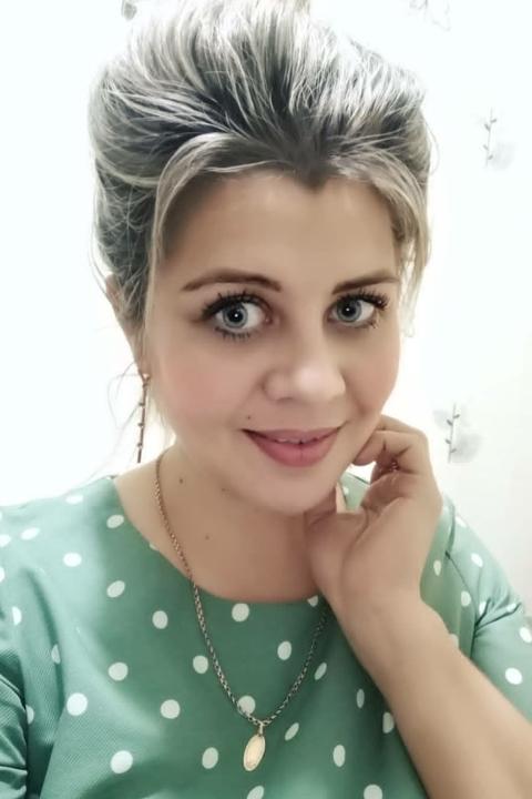 Alyona sucht einen Partner über die Partnervermittlung Ukraine Foto von Alyona, einer Frau aus der Ukraine auf Partnersuche