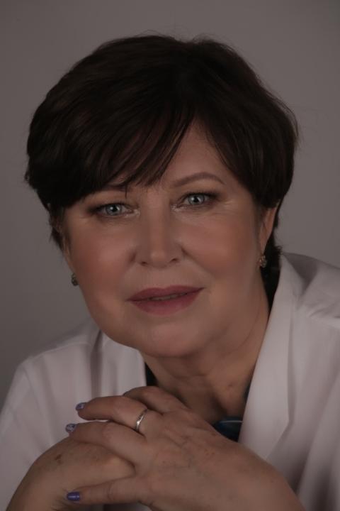 Irina (64) aus Osteuropa sucht einen Mann