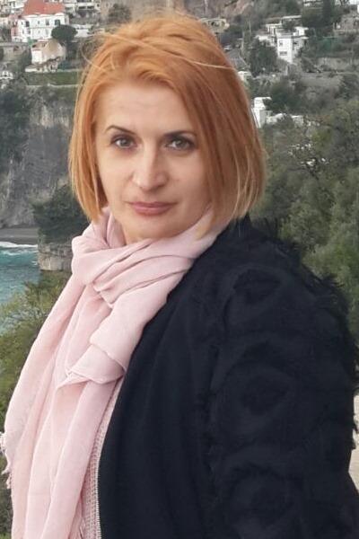 Larisa sucht einen Partner über die Partnervermittlung Ukraine Foto von Larisa, einer Frau aus der Ukraine auf Partnersuche