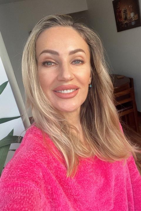 Elena sucht einen Partner über die Partnervermittlung Ukraine Foto von Elena, einer Frau aus der Ukraine auf Partnersuche