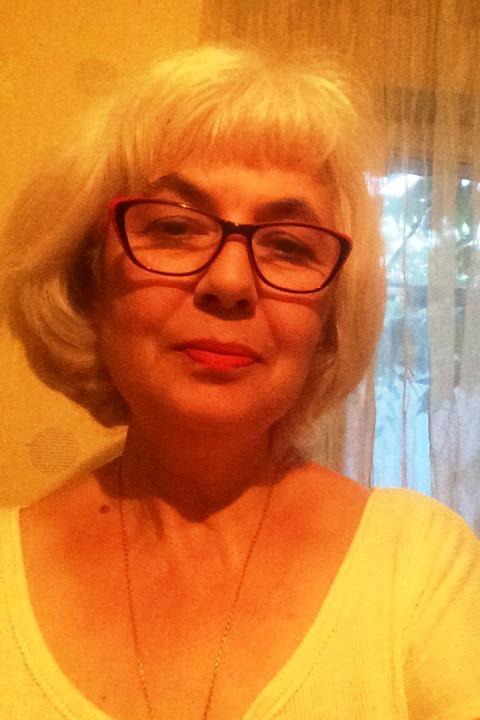Elena (60) aus Osteuropa sucht einen Mann