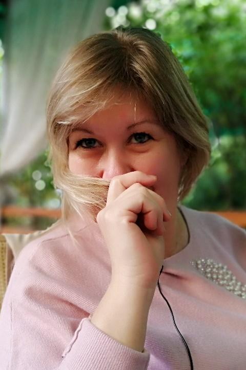 Elena (53) aus Osteuropa sucht einen Mann