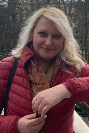 Viktoriia (51) aus Osteuropa sucht einen Mann