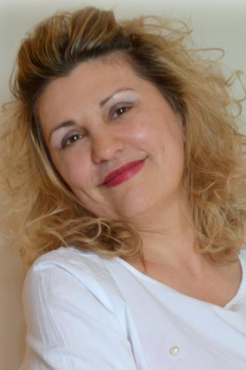 Olga (62) aus Osteuropa sucht einen Mann