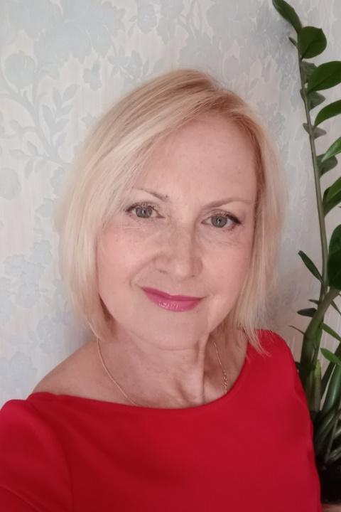 Olga (60) aus Osteuropa sucht einen Mann
