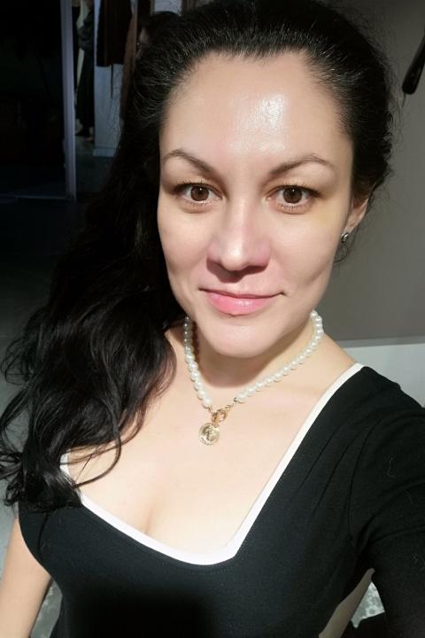Irina (44) aus Osteuropa sucht einen Mann