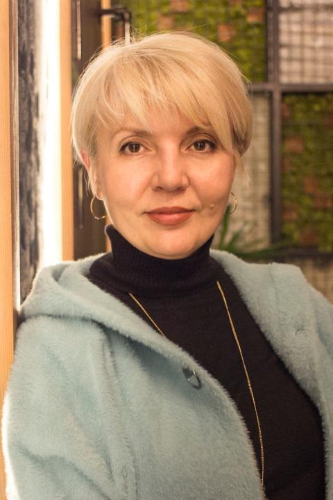 Oksana (54) aus Osteuropa sucht einen Mann