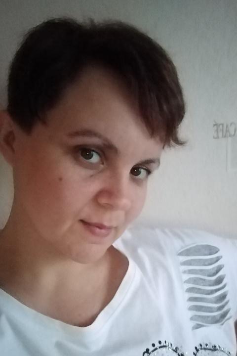 Lena (43) aus Osteuropa sucht einen Mann