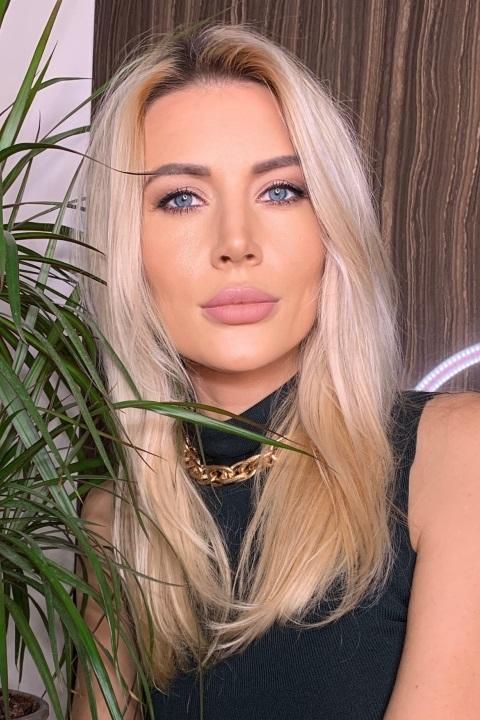 Olga sucht einen Partner über die Partnervermittlung Ukraine Foto von Olga, einer Frau aus der Ukraine auf Partnersuche