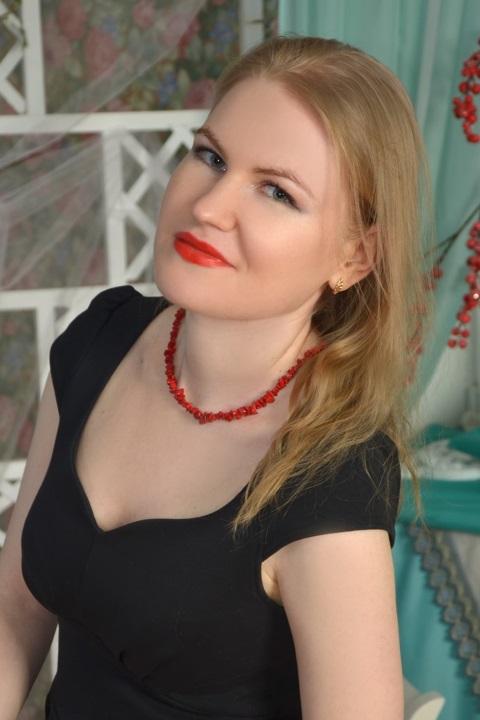 Olga sucht einen Partner über die Partnervermittlung Ukraine Foto von Olga, einer Frau aus der Ukraine auf Partnersuche