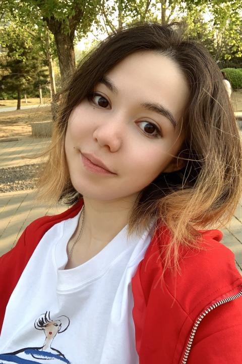 Sandra sucht einen Partner über die Partnervermittlung Ukraine Foto von Sandra, einer Frau aus der Ukraine auf Partnersuche