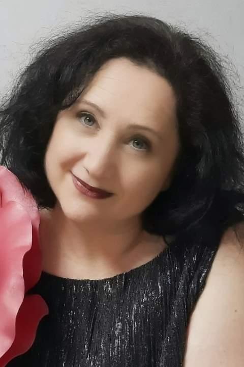 Elena (55) aus Osteuropa sucht einen Mann