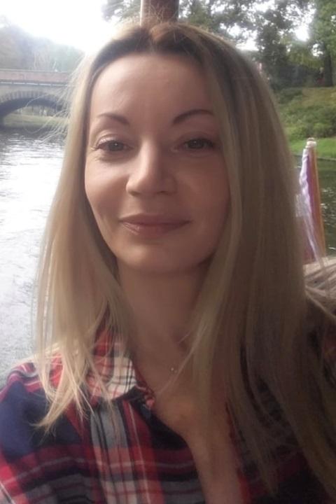 Jana sucht einen Partner über die Partnervermittlung Ukraine Foto von Jana, einer Frau aus der Ukraine auf Partnersuche