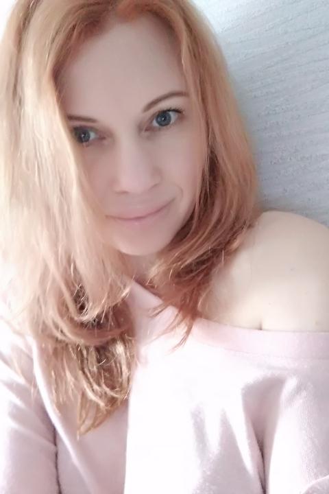 Anna (40) aus Osteuropa sucht einen Mann