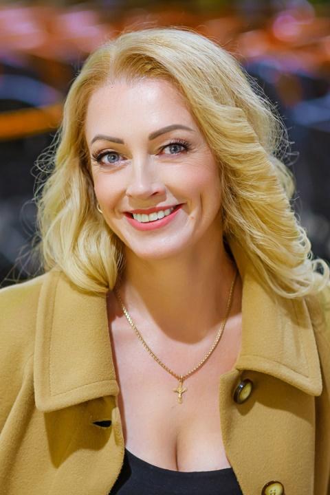 Natalia sucht einen Partner über die Partnervermittlung Ukraine Foto von Natalia, einer Frau aus der Ukraine auf Partnersuche
