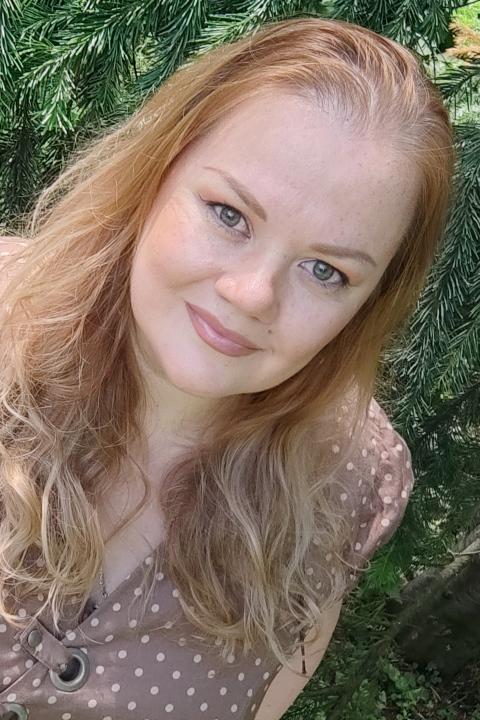 Juliya (39) aus Osteuropa sucht einen Mann