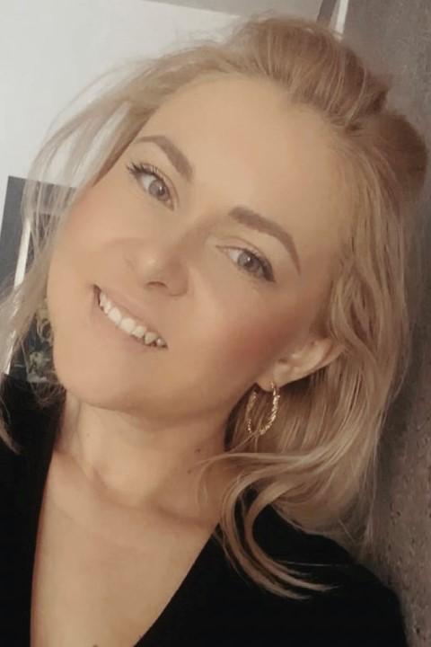 Nataliia sucht einen Partner über die Partnervermittlung Ukraine Foto von Nataliia, einer Frau aus der Ukraine auf Partnersuche