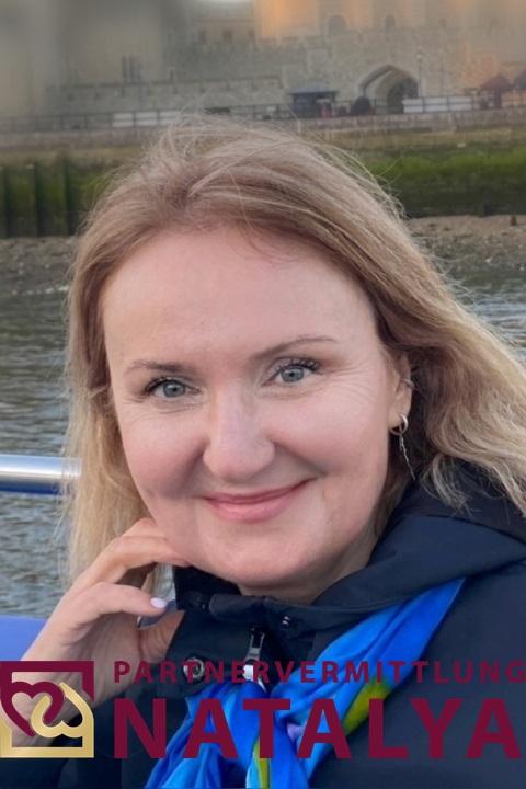 Elena, eine Frau aus der Ukraine, über unsere Partnervermittlung kennenlernen (Foto 2) Eine Frau auf Partnersuche: Foto 2 von Elena