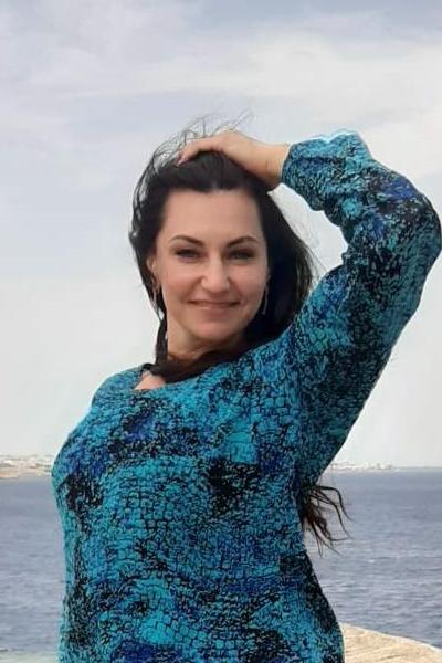 Elena sucht einen Partner über die Partnervermittlung Ukraine Foto von Elena, einer Frau aus der Ukraine auf Partnersuche