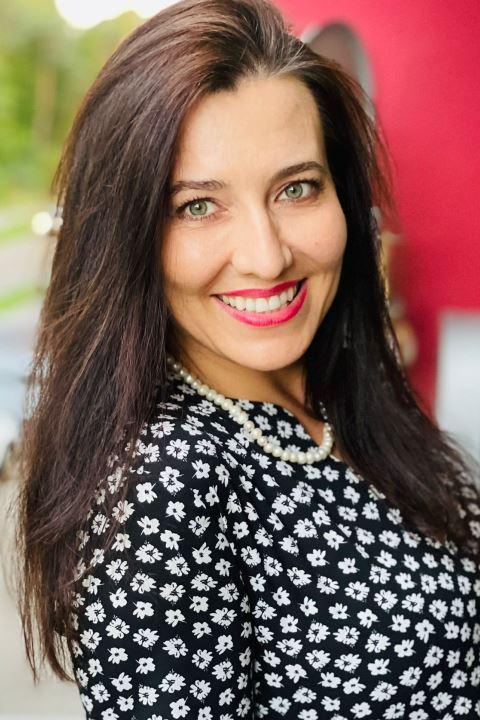 Elina sucht einen Partner über die Partnervermittlung Ukraine Foto von Elina, einer Frau aus der Ukraine auf Partnersuche