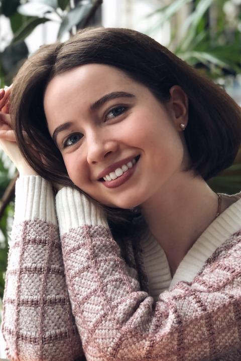 Alexandra sucht einen Partner über die Partnervermittlung Ukraine Foto von Alexandra, einer Frau aus der Ukraine auf Partnersuche