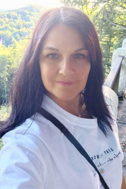 Nadezda sucht einen Partner über die Partnervermittlung Ukraine Foto von Nadezda, einer Frau aus der Ukraine auf Partnersuche